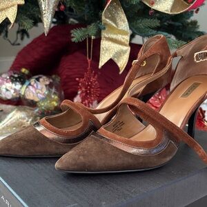 Tahari Brown heels